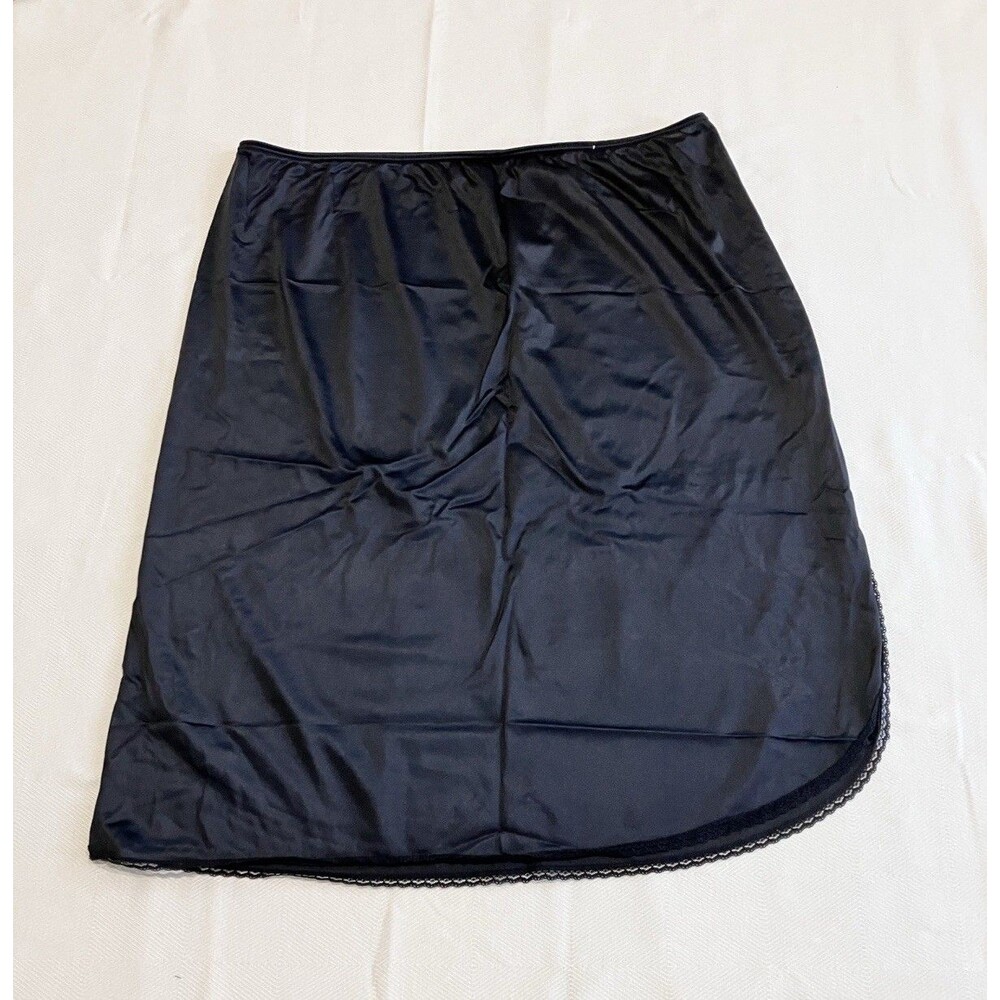 VINTAGE VANITY FAIR BLACK HALF SLIP SIZE Large 26” ALL NYLON STYLE 11~760 Used